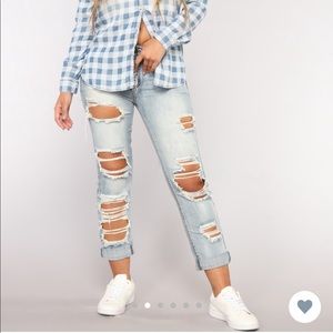 NWT Fashion Nova Ripped Boyfriend Jeans